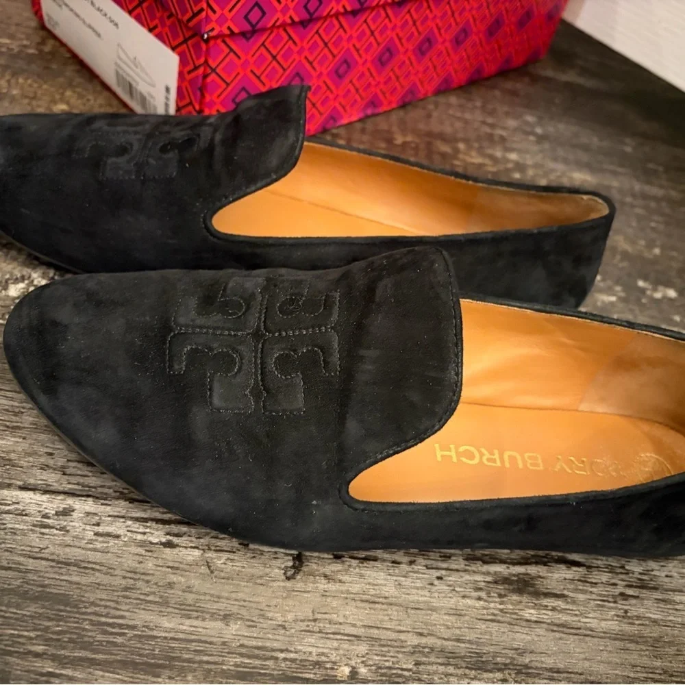 Tory Burch Black Suede Women’s Loafers comes with box